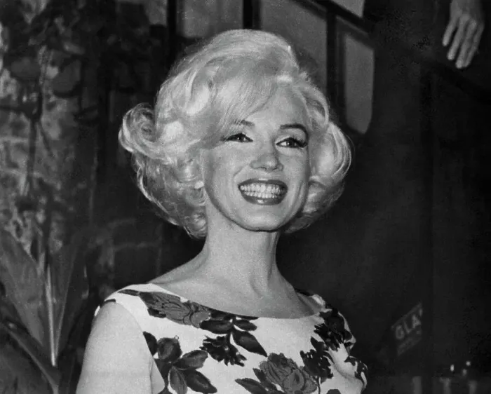 Framed Print : Marilyn Monroe Framed Print : Marilyn Monroe
