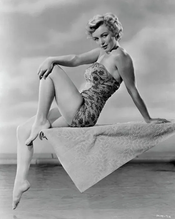 Framed Print : Marilyn Monroe Framed Print : Marilyn Monroe