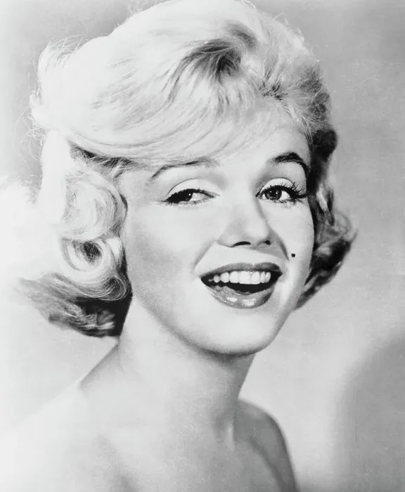 Framed Print : Marilyn Monroe Framed Print : Marilyn Monroe
