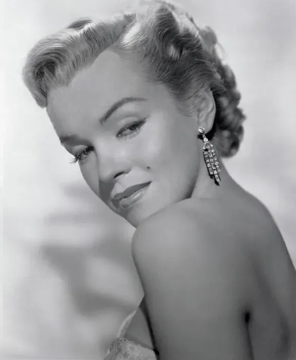 Framed Print : Marilyn Monroe Framed Print : Marilyn Monroe