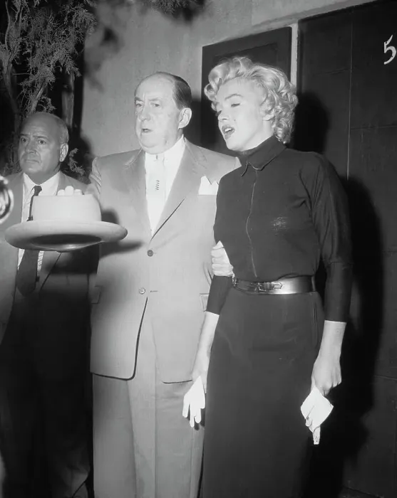 Framed Print : Marilyn Monroe Announcing Divorce from Joe DiMaggio Framed Print : Marilyn Monroe Announcing Divorce from Joe DiMaggio