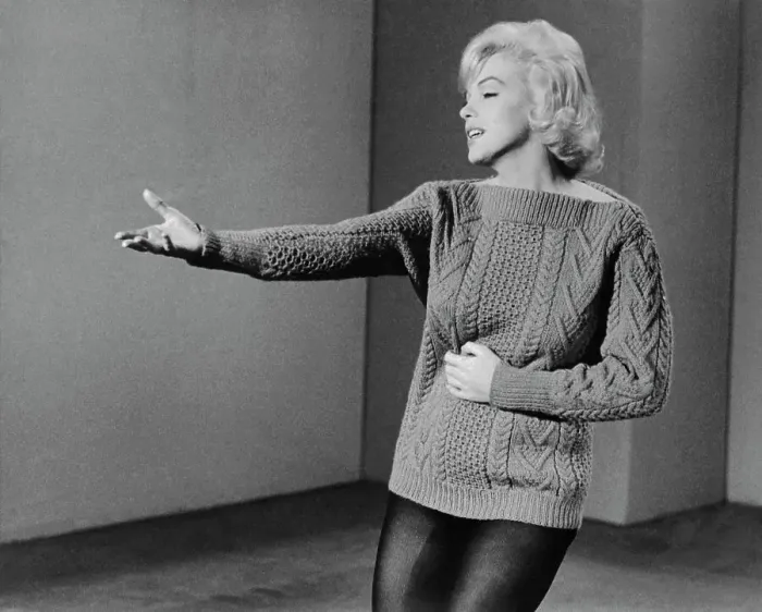 Framed Print : Marilyn Monroe with One Arm Outstretched Framed Print : Marilyn Monroe with One Arm Outstretched