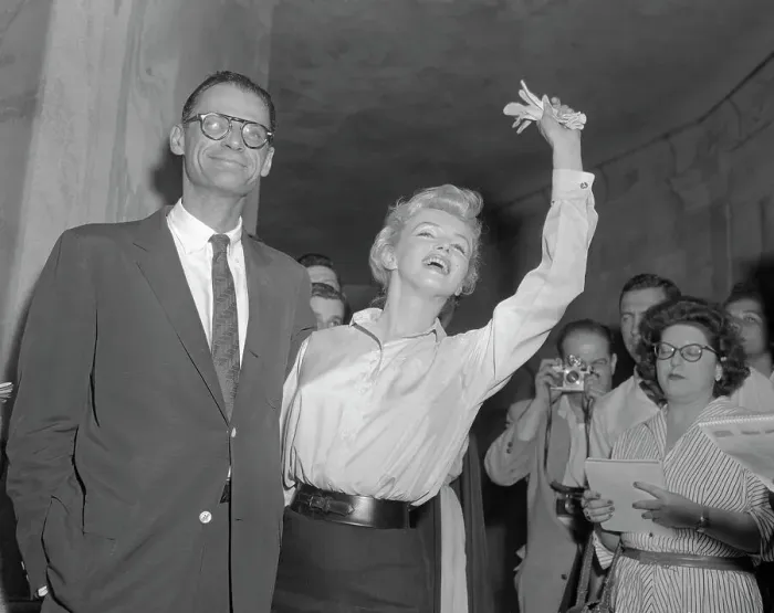 Framed Print : Marilyn Monroe and Arthur Miller Framed Print : Marilyn Monroe and Arthur Miller