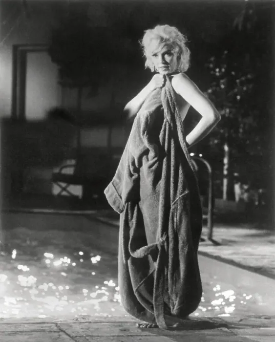 Framed Print : Marilyn Monroe in Bathrobe Framed Print : Marilyn Monroe in Bathrobe