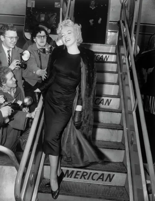 Framed Print : Marilyn Monroe Boarding Airplane Framed Print : Marilyn Monroe Boarding Airplane