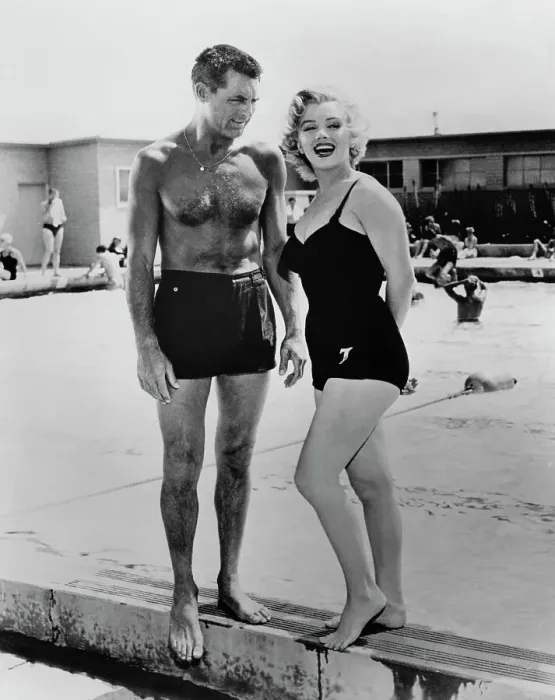 Framed Print : Marilyn Monroe with Cary Grant Framed Print : Marilyn Monroe with Cary Grant
