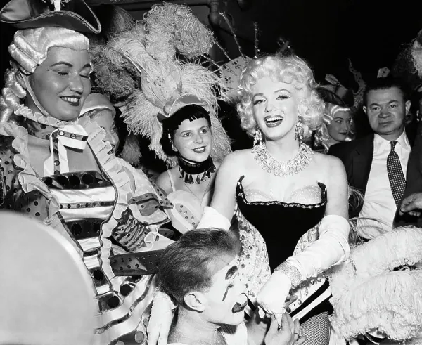 Marilyn Monroe at Ringling Bros Circus Print 1955. Art Prints