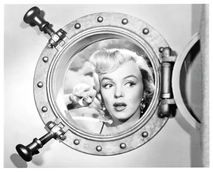 Framed Print : Marilyn Monroe In Gentlemen Prefer Blondes Framed Print : Marilyn Monroe In Gentlemen Prefer Blondes