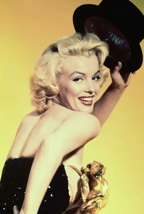 Framed Print : Marilyn Monroe in Gentlemen Prefer Blondes Framed Print : Marilyn Monroe in Gentlemen Prefer Blondes