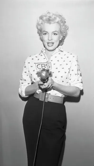 Framed Print : Marilyn Monroe Holding CBS Microphone Framed Print : Marilyn Monroe Holding CBS Microphone