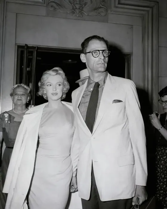 Framed Print : Marilyn Monroe And Husband Arthur Miller Framed Print : Marilyn Monroe And Husband Arthur Miller