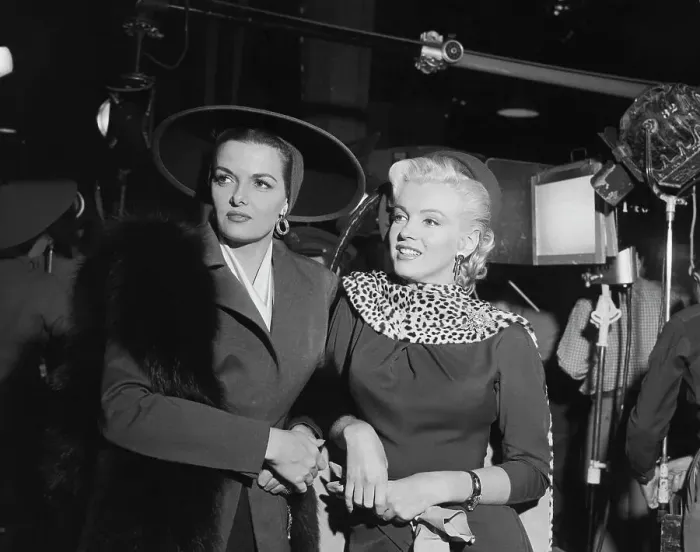 Framed Print : Marilyn Monroe and Jane Russell
