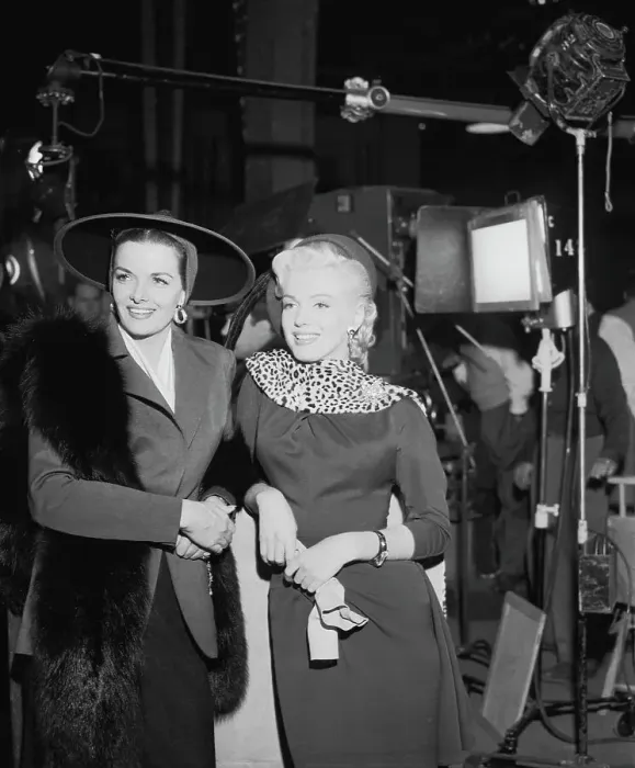 Framed Print : Marilyn Monroe and Jane Russell Framed Print : Marilyn Monroe and Jane Russell
