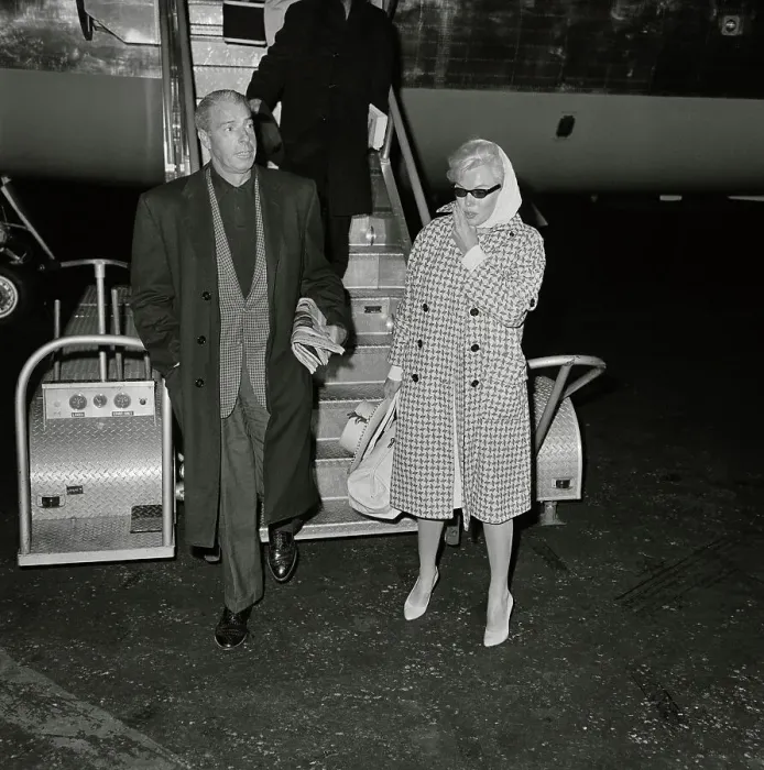 Framed Print : Marilyn Monroe and Joe DiMaggio on Airport Runway Framed Print : Marilyn Monroe and Joe DiMaggio on Airport Runway
