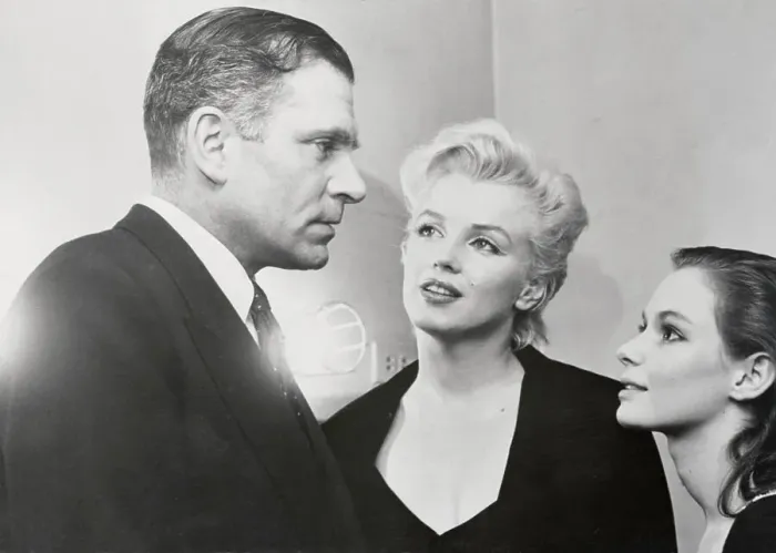 Framed Print : Marilyn Monroe, Laurence Olivier and Susan Strasberg Framed Print : Marilyn Monroe, Laurence Olivier and Susan Strasberg