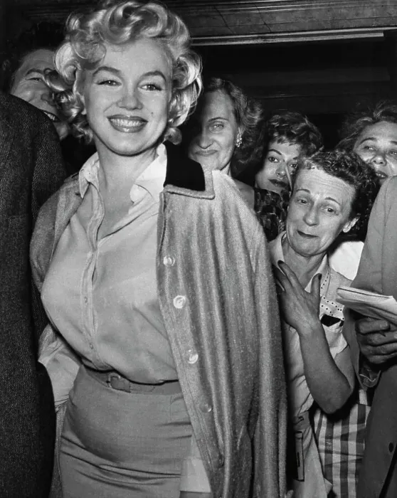 Framed Print : Marilyn Monroe Leaving Hospital