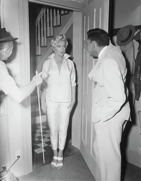 Marilyn Monroe on Set of The Seven Year Itch Print. Art Prints, Posters & Puzzles from Fine Art Storehouse Marilyn Monroe on Set of The Seven Year Itch Print. Art Prints, Posters & Puzzles from Fine Art Storehouse