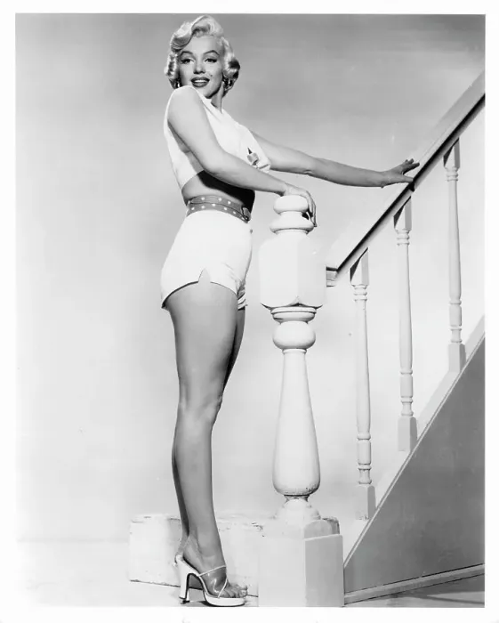 Framed Print : Marilyn Monroe In The Seven Year Itch Framed Print : Marilyn Monroe In The Seven Year Itch