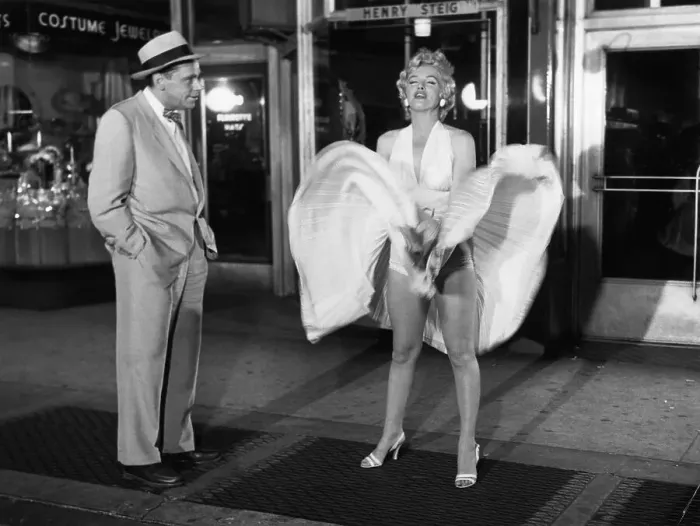 Framed Print : Marilyn Monroe in The Seven Year Itch Framed Print : Marilyn Monroe in The Seven Year Itch