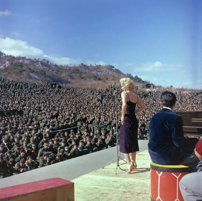 Framed Print : Marilyn Monroe on Stage in Front of Crowd of Troops Framed Print : Marilyn Monroe on Stage in Front of Crowd of Troops