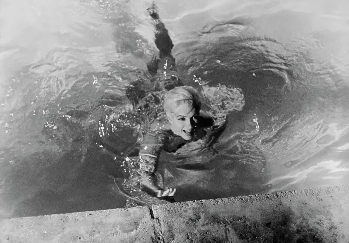 Framed Print : Marilyn Monroe Swimming Framed Print : Marilyn Monroe Swimming