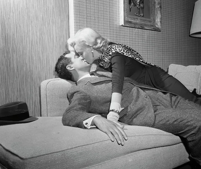 Framed Print : Marilyn Monroe and Tommy Noonan Framed Print : Marilyn Monroe and Tommy Noonan