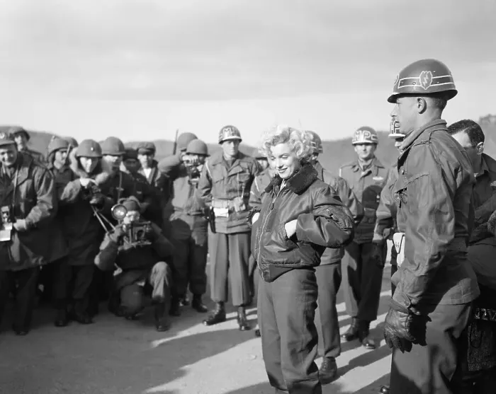 Framed Print : Marilyn Monroe Visiting Serviceman Framed Print : Marilyn Monroe Visiting Serviceman