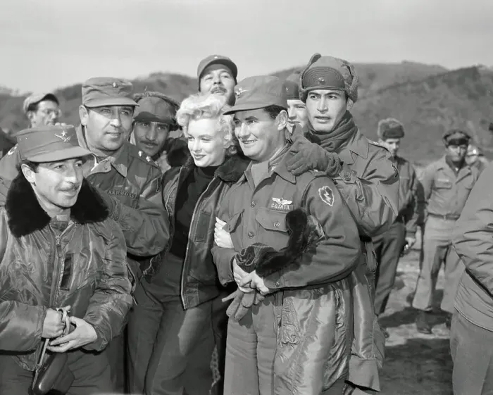 Framed Print : Marilyn Monroe Visiting Servicemen in Korea Framed Print : Marilyn Monroe Visiting Servicemen in Korea