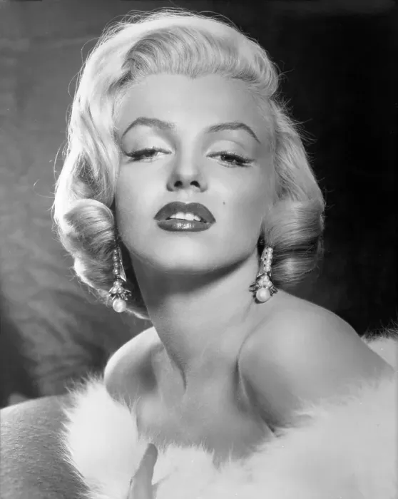 Framed Print : Marilyn Portrait Framed Print : Marilyn Portrait
