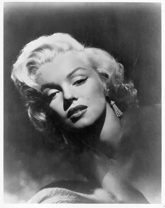 Framed Print : Marilyn Portrait Framed Print : Marilyn Portrait