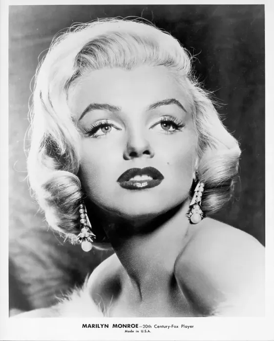 Framed Print : Marilyn Portrait Framed Print : Marilyn Portrait
