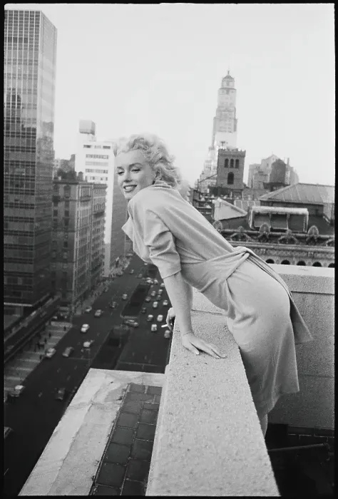 Framed Print : Marilyn On The Roof Framed Print : Marilyn On The Roof