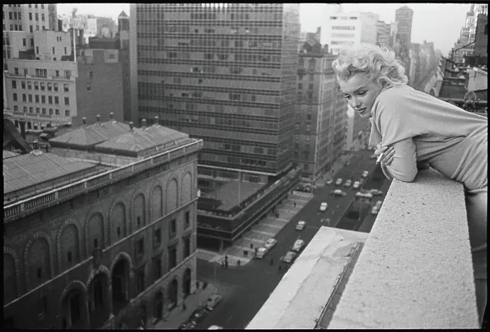 Framed Print : Marilyn On The Roof Framed Print : Marilyn On The Roof