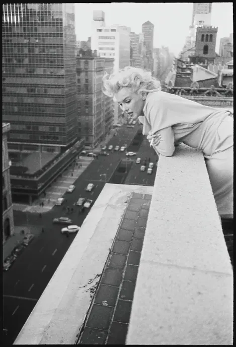 Framed Print : Marilyn On The Roof Framed Print : Marilyn On The Roof