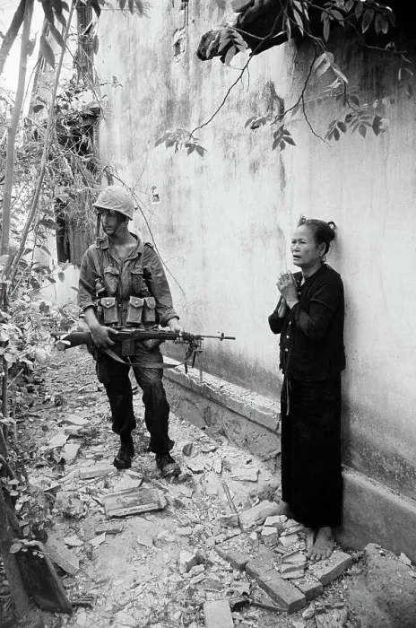 Framed Print : Marine Guards Vietnamese Woman Framed Print : Marine Guards Vietnamese Woman