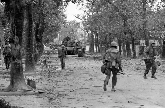 Framed Print : US Marines Fighting in Hue