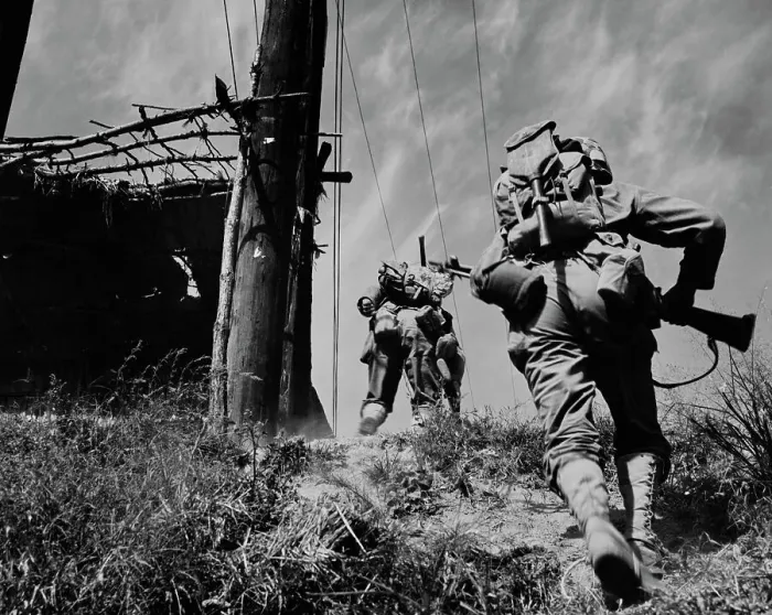 Framed Print : US Marines In Korea, 1950 Framed Print : US Marines In Korea, 1950