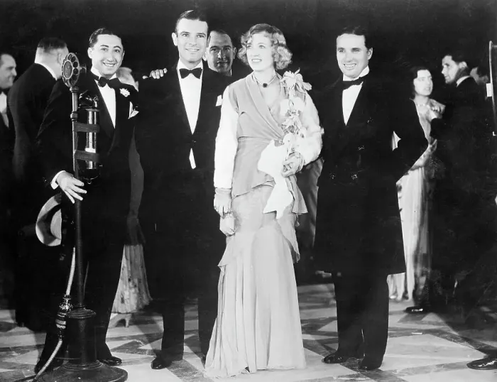Framed Print : Marion Davies Arriving for Her Premier Framed Print : Marion Davies Arriving for Her Premier