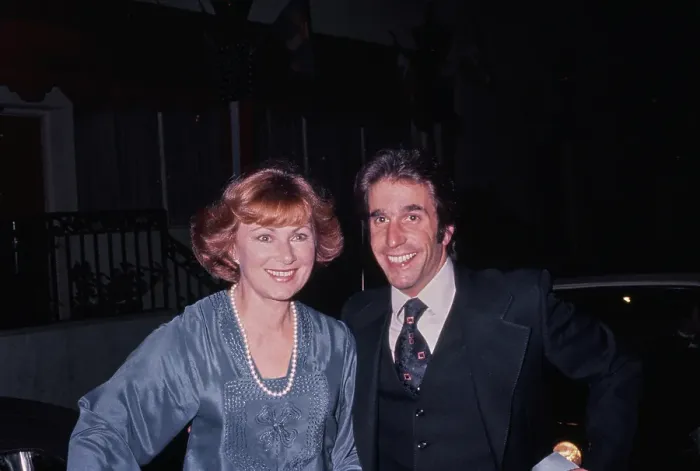 Framed Print : Marion Ross & Henry Winkler Framed Print : Marion Ross & Henry Winkler