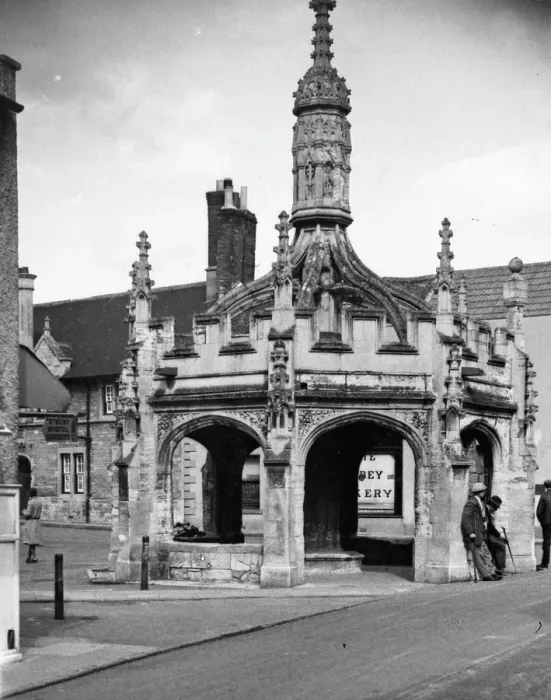 Framed Print : MARKET CROSS Framed Print : MARKET CROSS