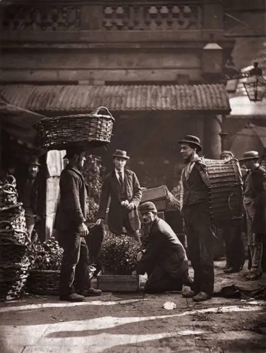 Framed Print : Market Porters Framed Print : Market Porters