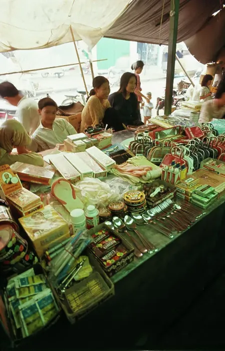 Framed Print : Market Stalls, Saison Framed Print : Market Stalls, Saison