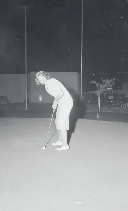 Framed Print : Marlene Bauer Hagge in Golfing Stance Framed Print : Marlene Bauer Hagge in Golfing Stance