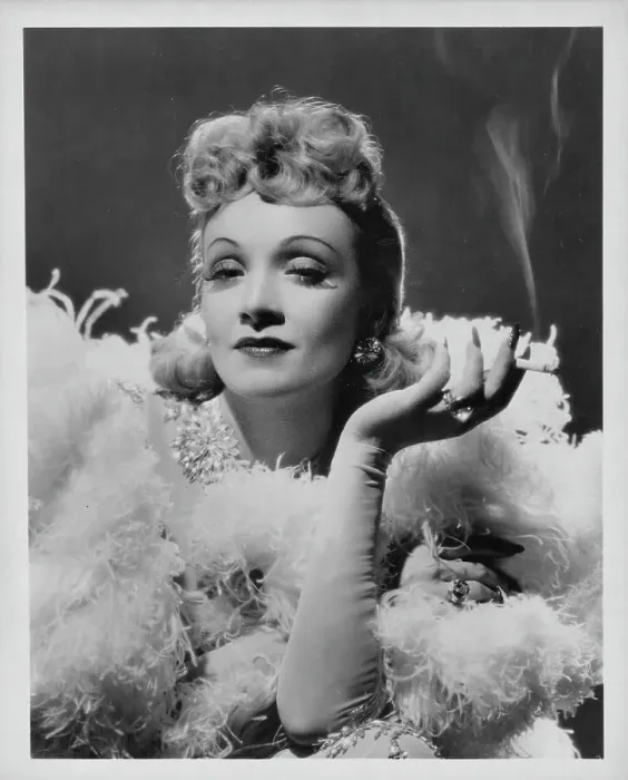 Framed Print : Marlene Dietrich Framed Print : Marlene Dietrich