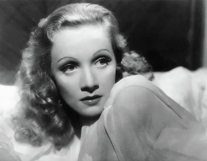 Framed Print : Marlene Dietrich Framed Print : Marlene Dietrich