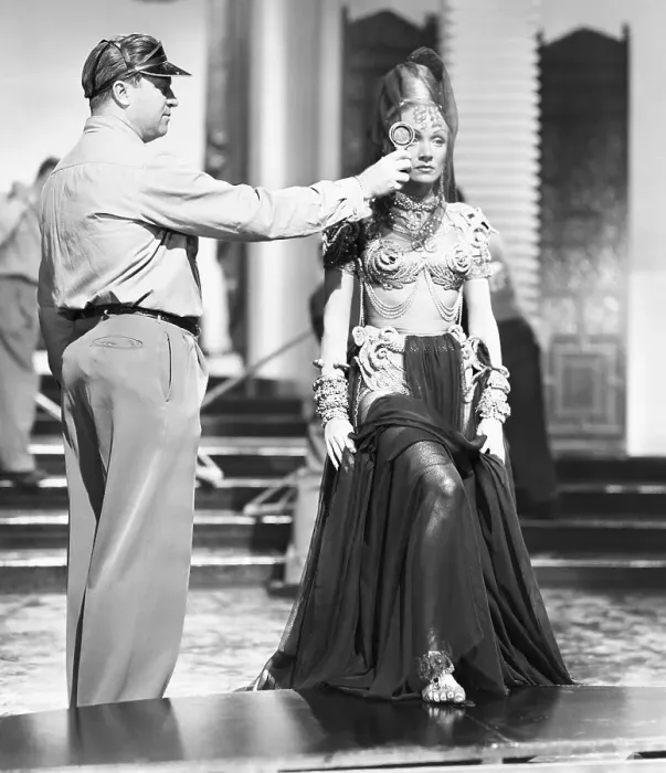Framed Print : Marlene Dietrich Filming Kismet