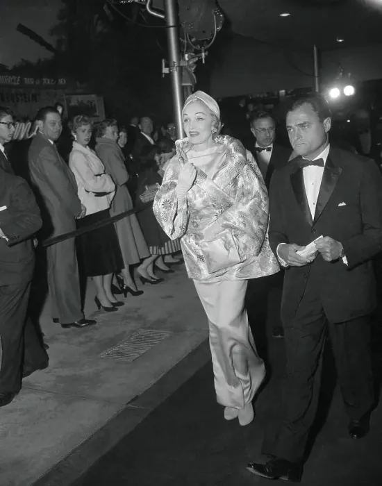 Framed Print : Marlene Dietrich and Mike Todd on Premiere Runway