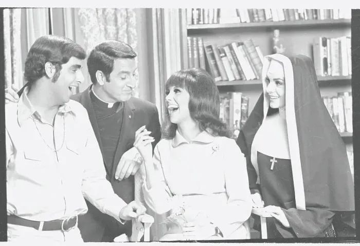 Framed Print : Marlo Thomas and Family Framed Print : Marlo Thomas and Family