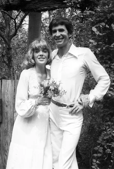 Framed Print : The Marriage Of Tony Perkins And Berry Berenson Framed Print : The Marriage Of Tony Perkins And Berry Berenson
