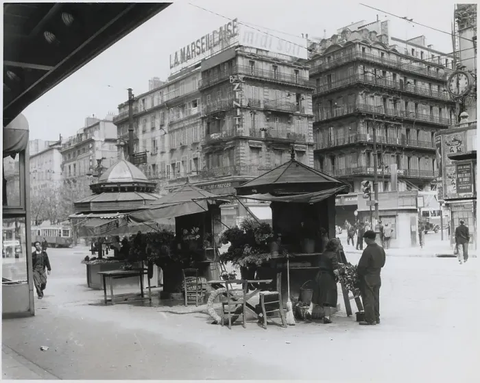Framed Print : Marseille Street Scene Framed Print : Marseille Street Scene